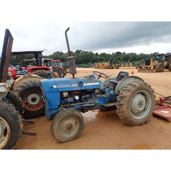 FORD 2000 Farm Tractor