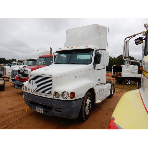 2002 FREIGHTLINER CENTURY CLASSIC Day Cab Truck