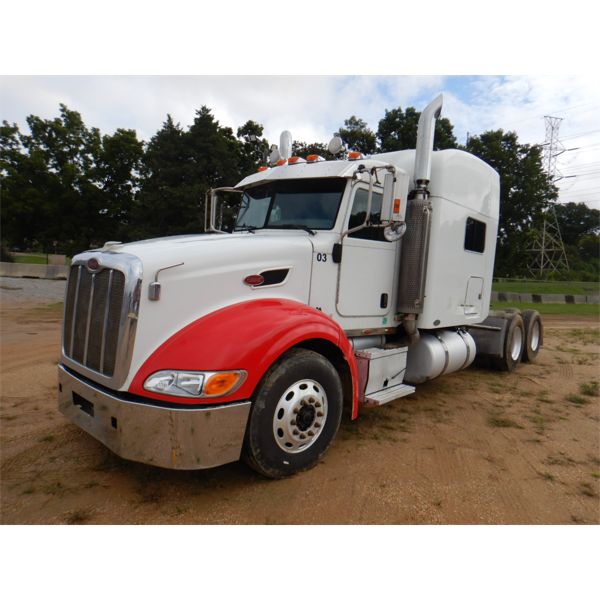 2008 PETERBILT 386 Sleeper Truck