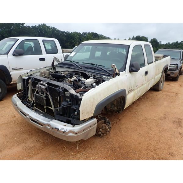 2005 CHEVROLET 2500 Pickup Truck