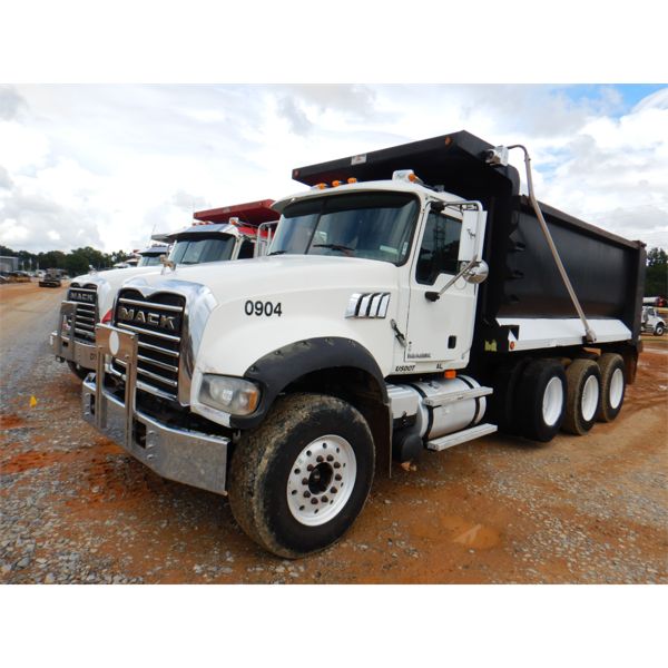 2009 MACK GU713 Dump Truck