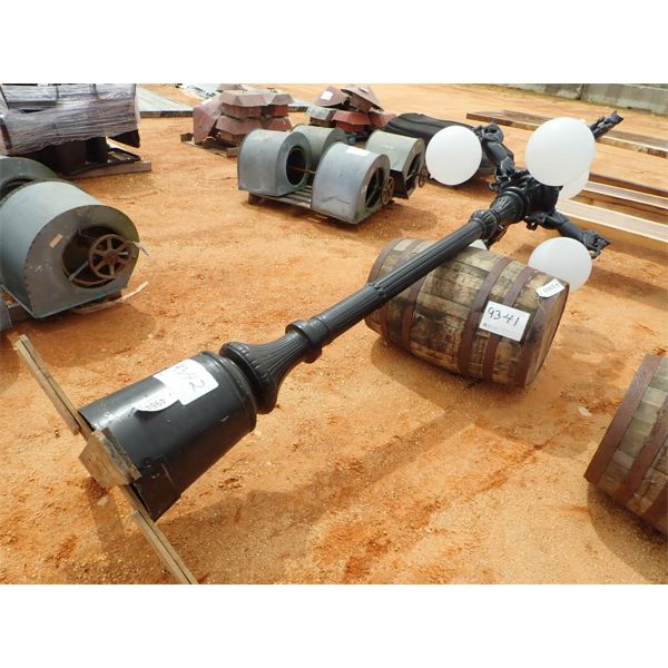 LAMP POST, 4 LAMPS, 9' TALL