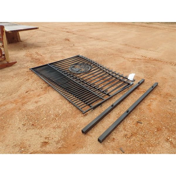 TREE SCENE 16' GATE & POST