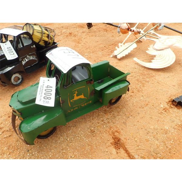 METAL JOHN DEERE TRUCK (C6)