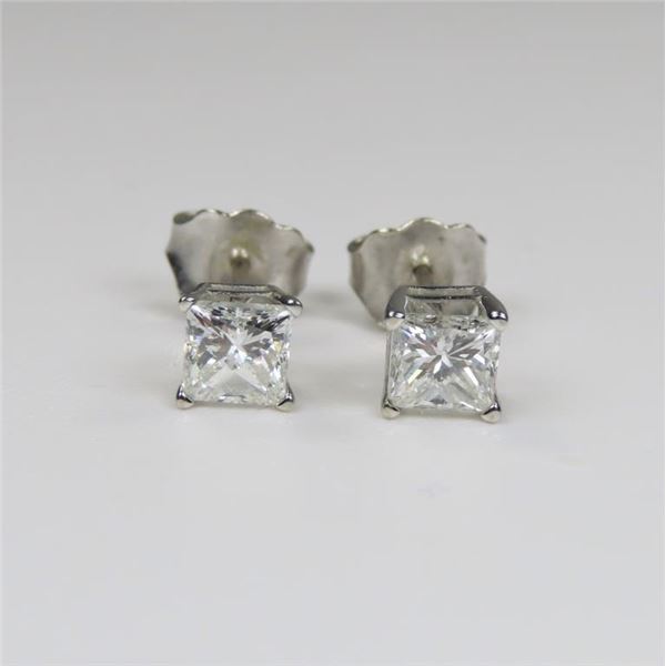 21CAI-13 DIAMOND STUD EARRINGS