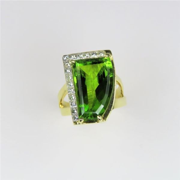 21CAI-9 PERIDOT & DIAMOND RING