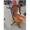 Image 2 : Wood Swivel Office Chair "Wilson Furniture"