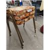 Image 2 : 3 Stacking Stools & 2 Patterned Lamps