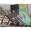 Image 2 : Rubbermate Tote , Quilt, Wool Blankets & 2 Mats