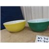 Image 2 : Set of 4 Pyrex Mixing Bowls - Primary Colors