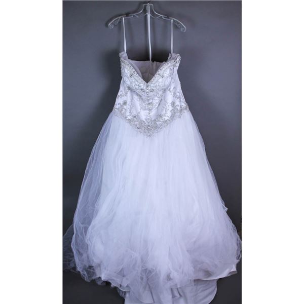 WHITE VENUS DESIGNER BRIDAL GOWN SIZE 20