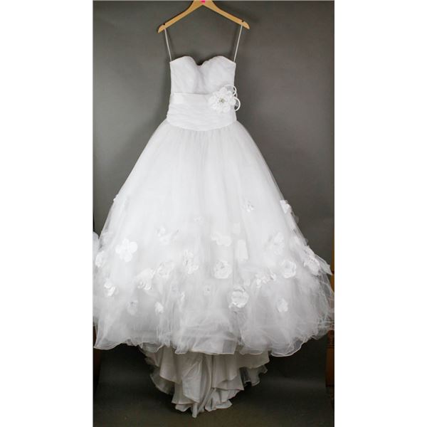 TRUE WHITE MARICHEE BY MADELINE GARDNEU SIZE 6