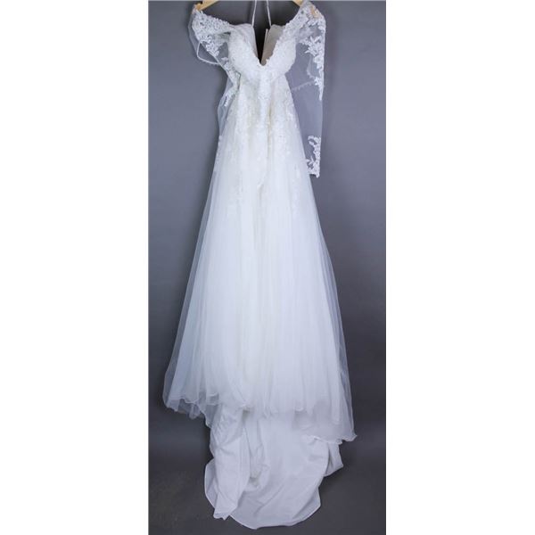 IVORY STELLA YORK DESIGNER BRIDAL GOWN, SIZE 18