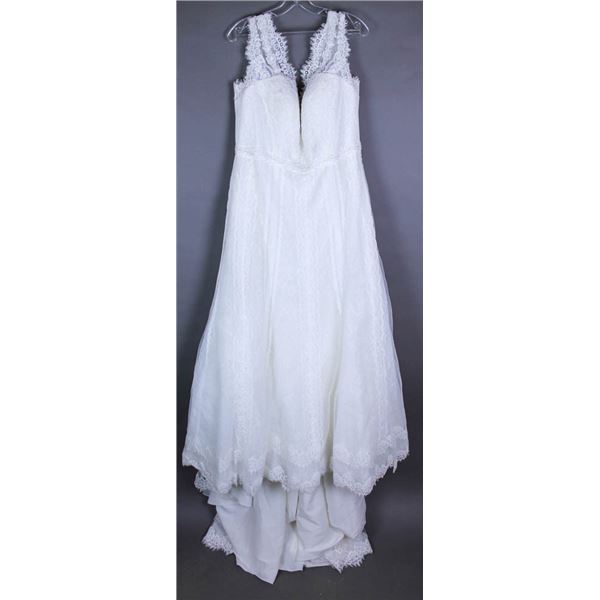 IVORY VENUS DESIGNER BRIDAL GOWN , SIZE 20