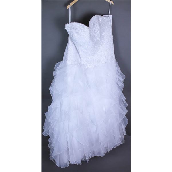 WHITE BONNY DESIGNER BRIDAL GOWN , SIZE 28W