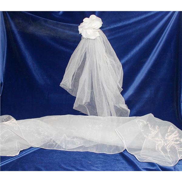 BRIDAL  ACCESSORIES : INCLUDE FLORAL PIN AND SHEAR