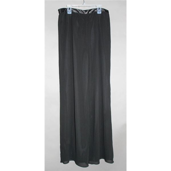 WOMEN'S OBLIQUE BLACK/ SHEER DRESS PANTS; SIZE 10T