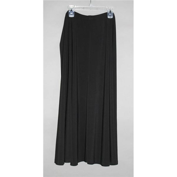 MAGGIE PLUS BLACK STRETCH WAIST SKIRT; SIZE 18