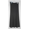 Image 1 : MAGGIE PLUS BLACK STRETCH WAIST SKIRT; SIZE 22