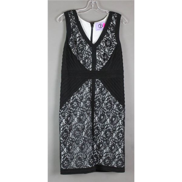 WHITE/ BLACK LACE JS COLLECTIONS DESIGNER FORMAL