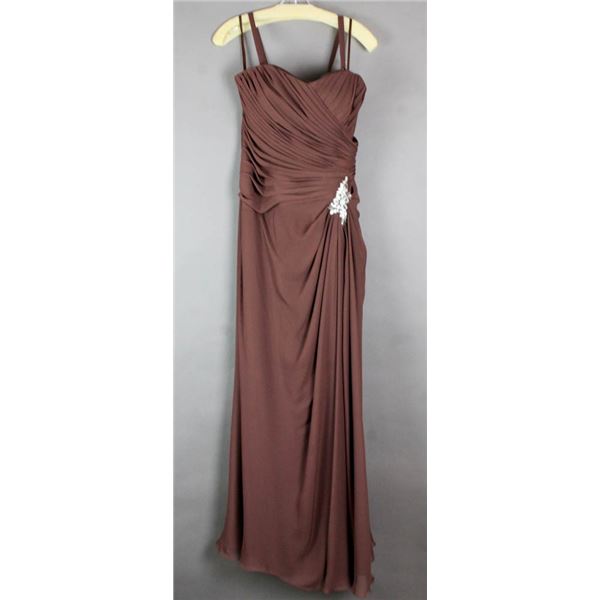 BROWN VENUS DESIGNER FORMAL DRESS; SIZE 14