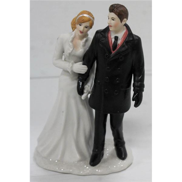 WEDDINGSTAR WINTER MARRIED COUPLE CAKE TOPPER;