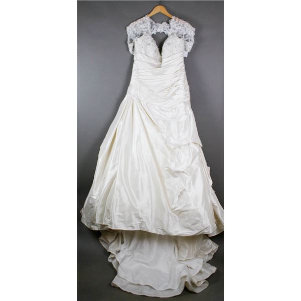 IVORY SOFIA TOLLI DESIGNER BRIDAL GOWN;