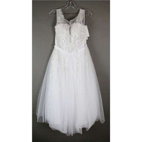 WHITE BONNY DESIGNER BRIDAL GOWN; SIZE 18