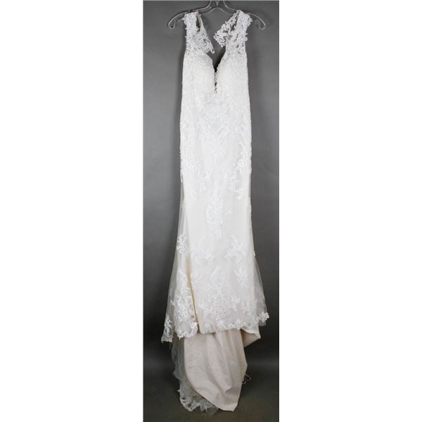IVORY LACE MAGGIE DESIGNER BRIDAL GOWN; SIZE 16