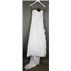 Image 1 : WHITE BONNY DESIGNER BRIDAL GOWN; SIZE 10