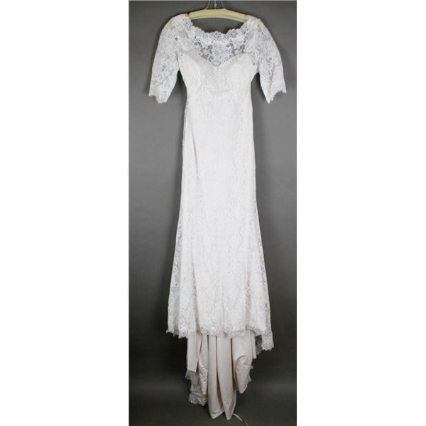 IVORY LACE MAGGIE DESIGNER BRIDAL GOWN; SIZE 14