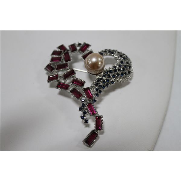 HEART RHINESTONE BROOCH