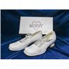 Image 1 : WHITE MODIT WOMEN'S MODEST BRIDAL HEELS;