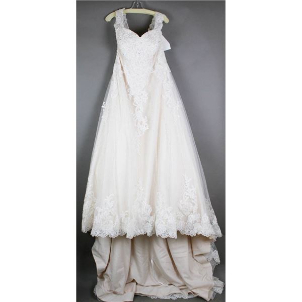 IVORY LACE BONNY BRIDAL DESIGNER GOWN; SIZE 24W