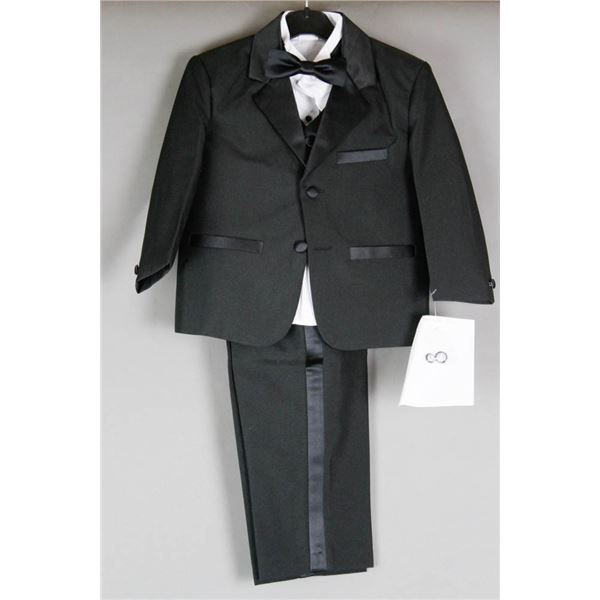 BLACK/ WHITE JOLENE CHILDREN'S 5PC SUIT; SIZE 3