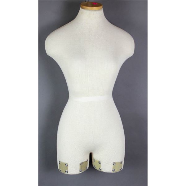 FABRIC/ CREAM MANNEQUIN BODY- STORE FIXTURE