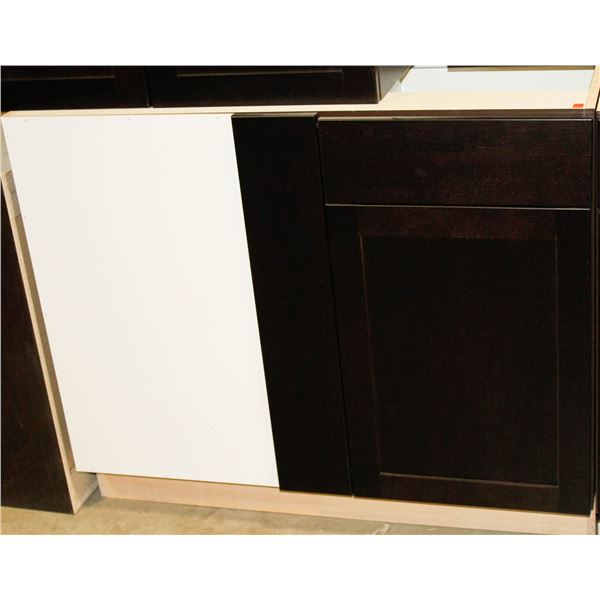 BASE CORNER BLIND CABINET  42" C/W 18" RH DOOR