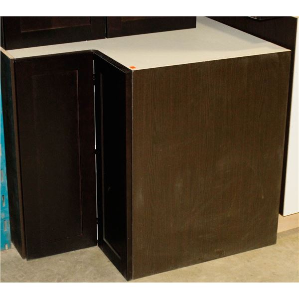 BASE SQUARE CORNER CABINET 36" WIDE BOTH WAYS RH
