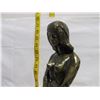 Image 2 : Lady Statue
