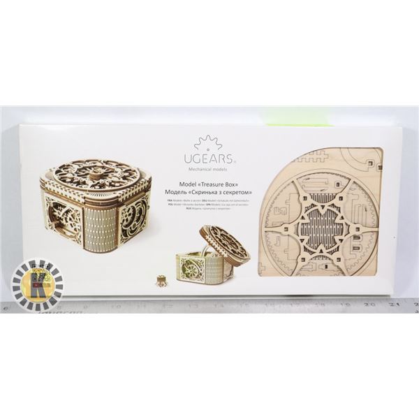 UGEARS MECHANICAL WOOD MODEL, TREASURE BOX