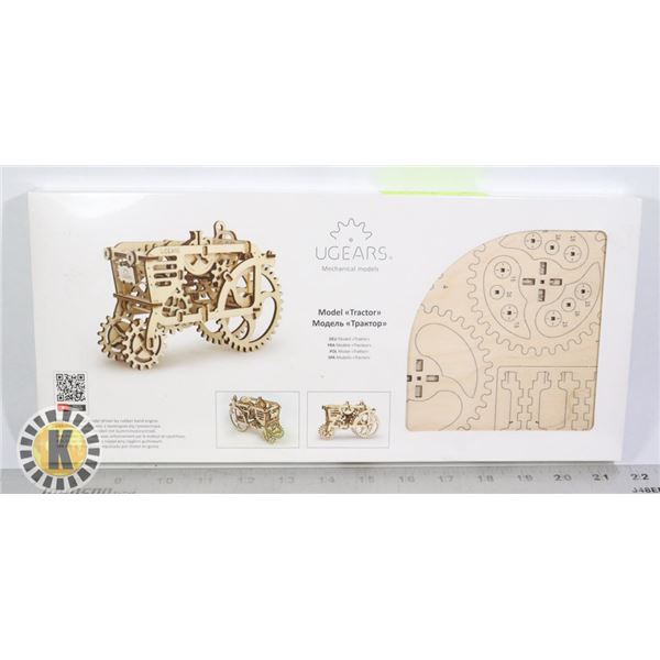 UGEARS MECHANICAL WOOD MODEL, TRACTOR