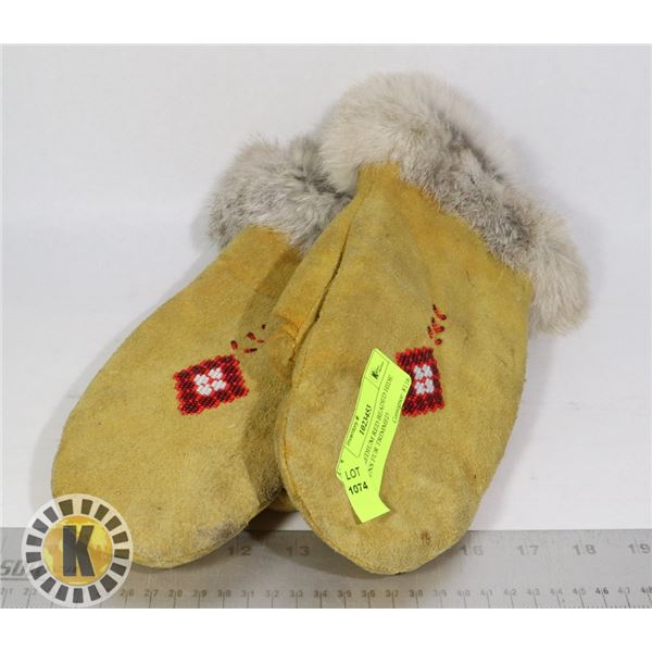 MENS MEDIUM RED BEADED HIDE MITTENS FUR TRIMMED