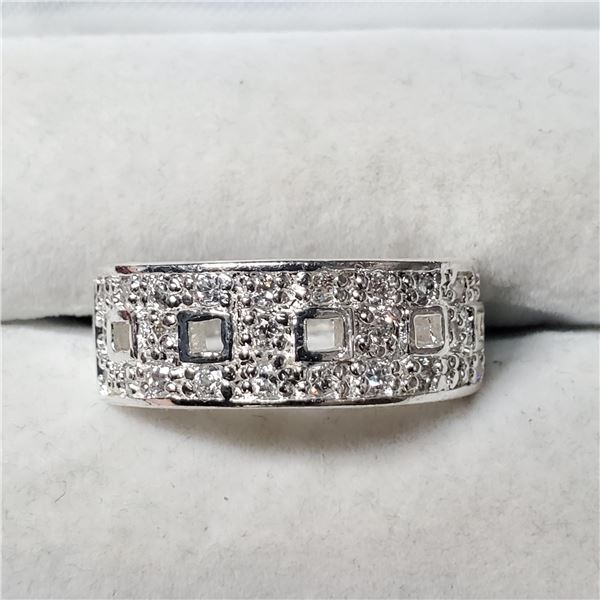 SILVER CUBIC ZIRCONIA  RING (~SIZE 7)