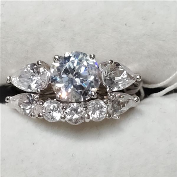 SILVER CUBIC ZIRCONIA  RING (~SIZE 7)