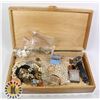 Image 1 : LARGE BOX OF VINTAGE ESTATE JEWELRY