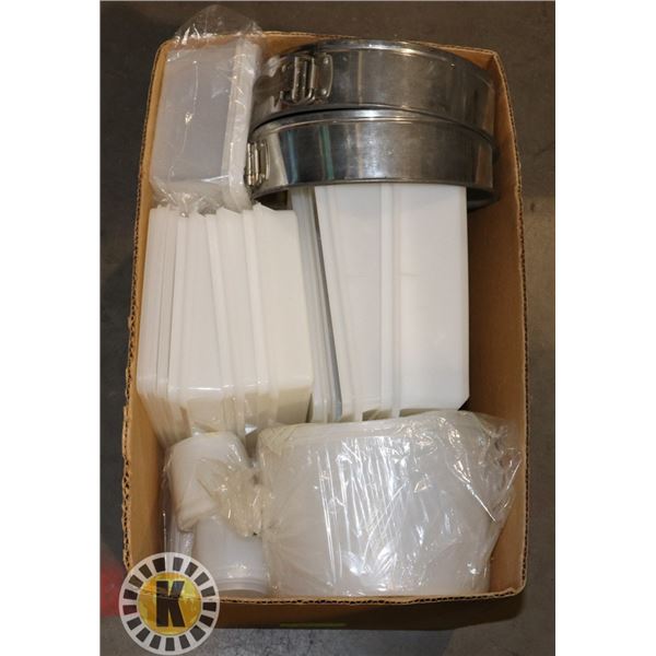 BOX WITH PLASTIC FOOD CONTAINERS