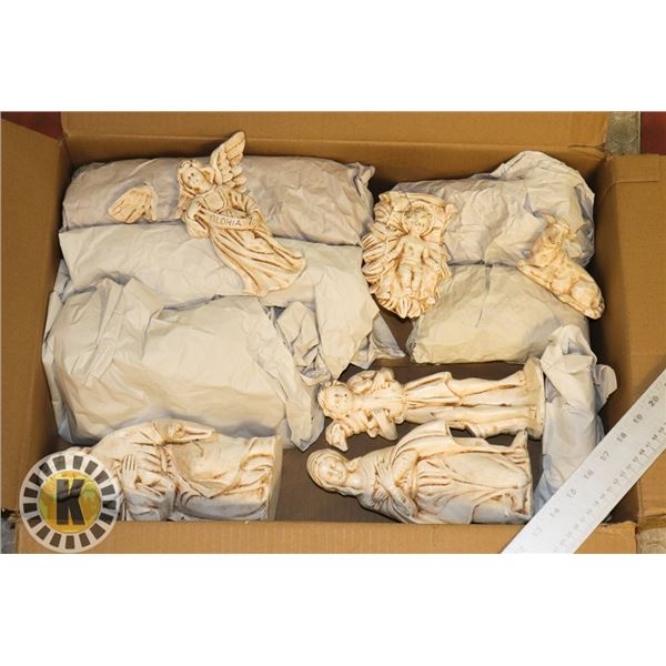 VINTAGE NATIVITY SET