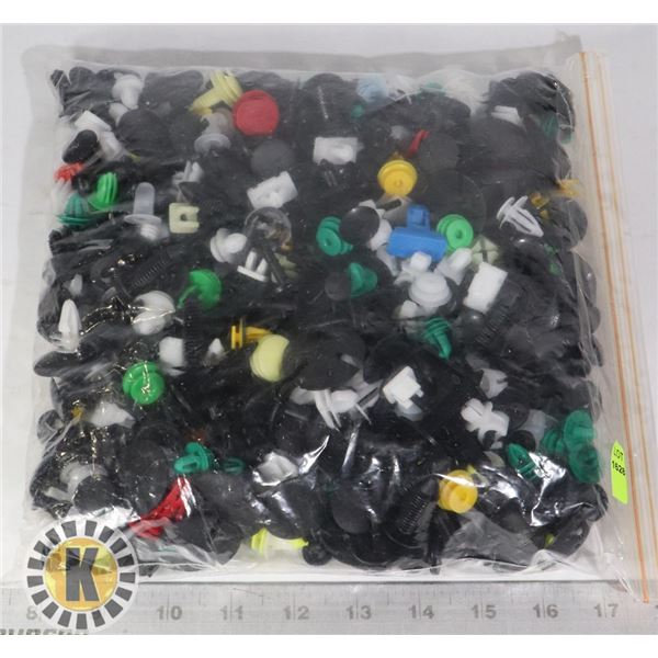 LARGE BAG OF ASSORTED AUTOMTIVE REPLACEMENT CLIPS