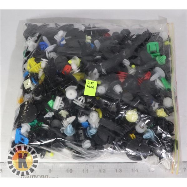 LARGE BAG OF ASSORTED AUTOMTIVE REPLACEMENT CLIPS