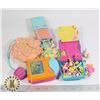 Image 1 : VINTAGE POLLY POCKETS 4 SETS